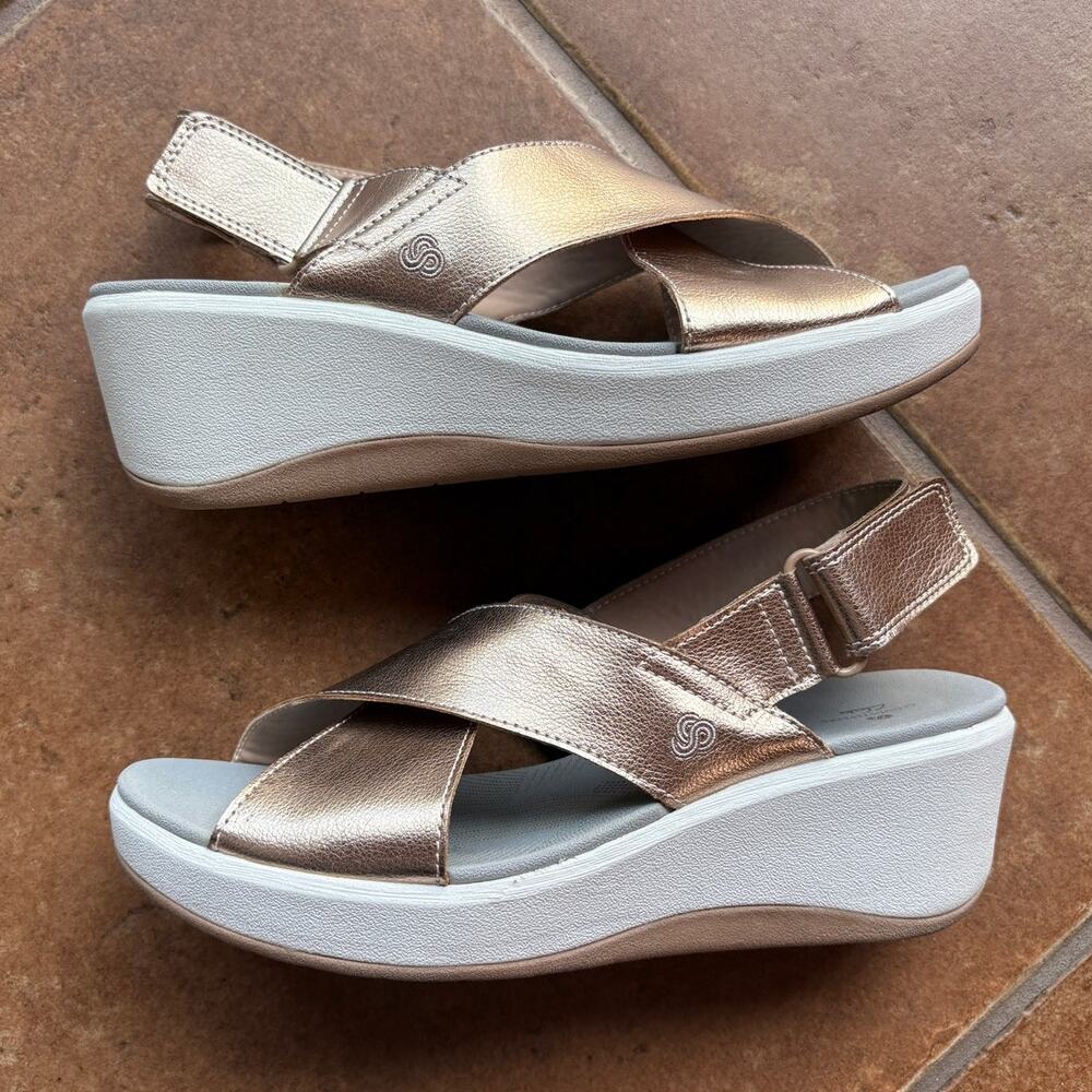 Clarks Rose Gold Metallic Cloudstepper Platform Sandals size 8.5 - Picture 7 of 13